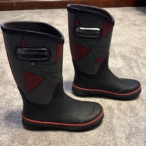 Bogs Kids Black and Red Geometric Mid-Calf Rain Boots